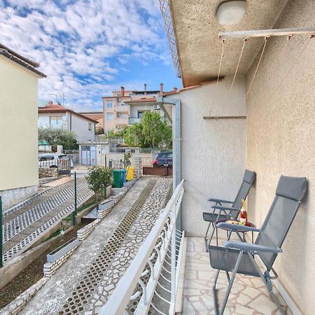 Apartman Andi Apartamento Pula Exterior foto