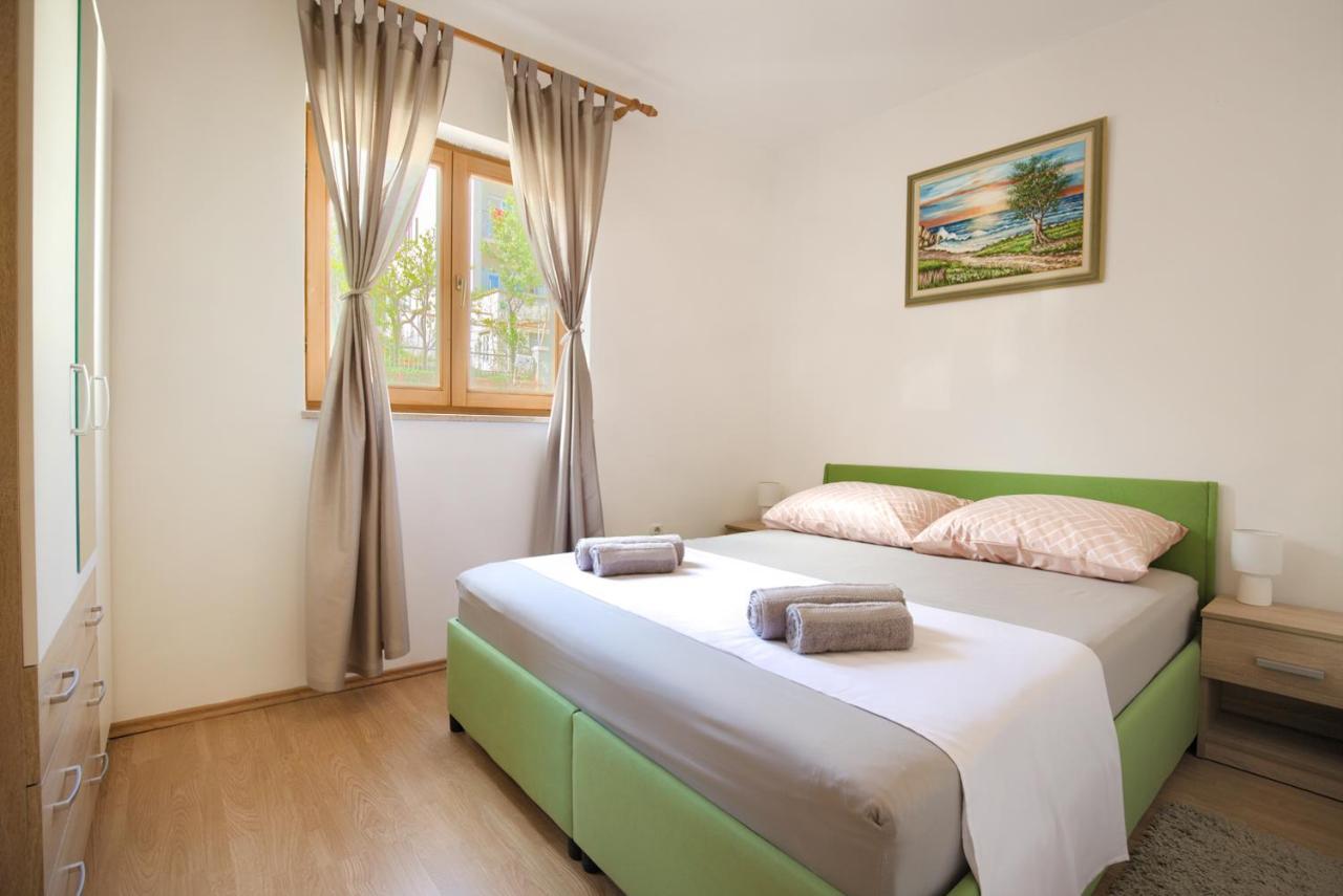 Apartman Andi Apartamento Pula Exterior foto
